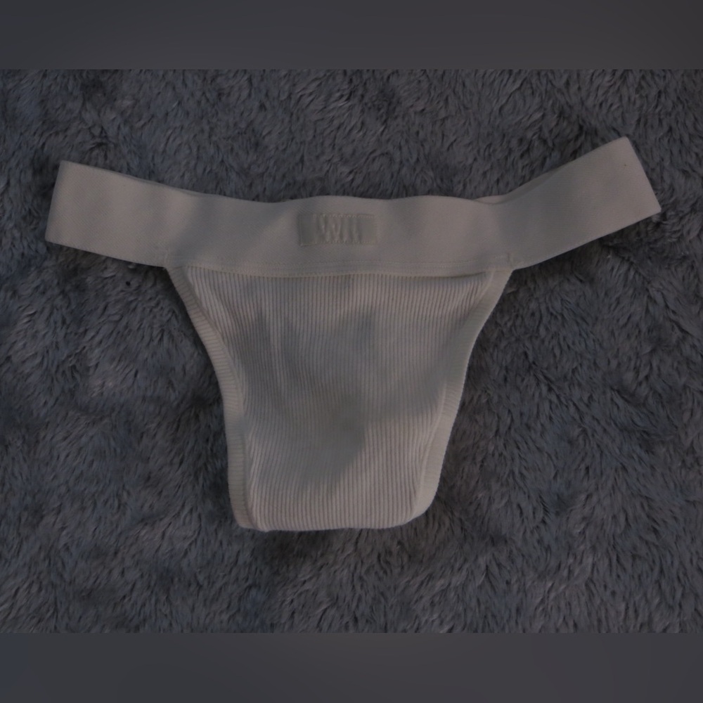 SKIMS ribbed thong NWT